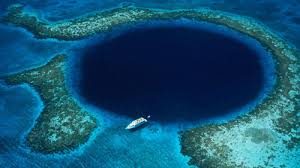 Lubang Biru Raksasa atau Great Blue Hole